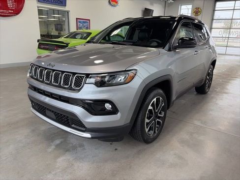 Used 2024 Jeep Compass Limited image 1