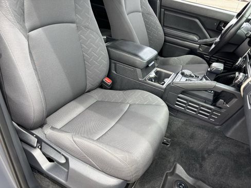 Used 2024 Toyota Tacoma SR5 AWD/4WD image 11