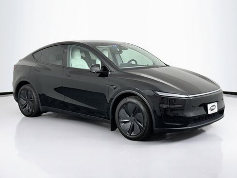Used 2026 Tesla Model Y Long Range AWD/4WD image 2