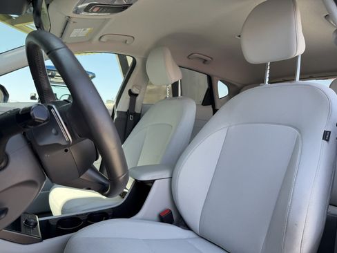 Used 2025 Hyundai Kona SEL FWD image 31