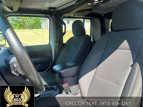 Used 2022 Jeep Gladiator Sport AWD/4WD image 12