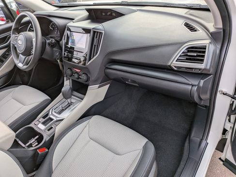 Used 2022 Subaru Forester Base image 33