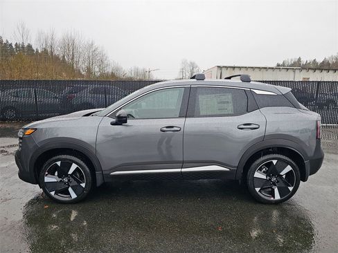 New 2026 Nissan Kicks SR w/ Cold Weather Package image 8