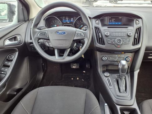 Used 2016 Ford Focus SE image 4