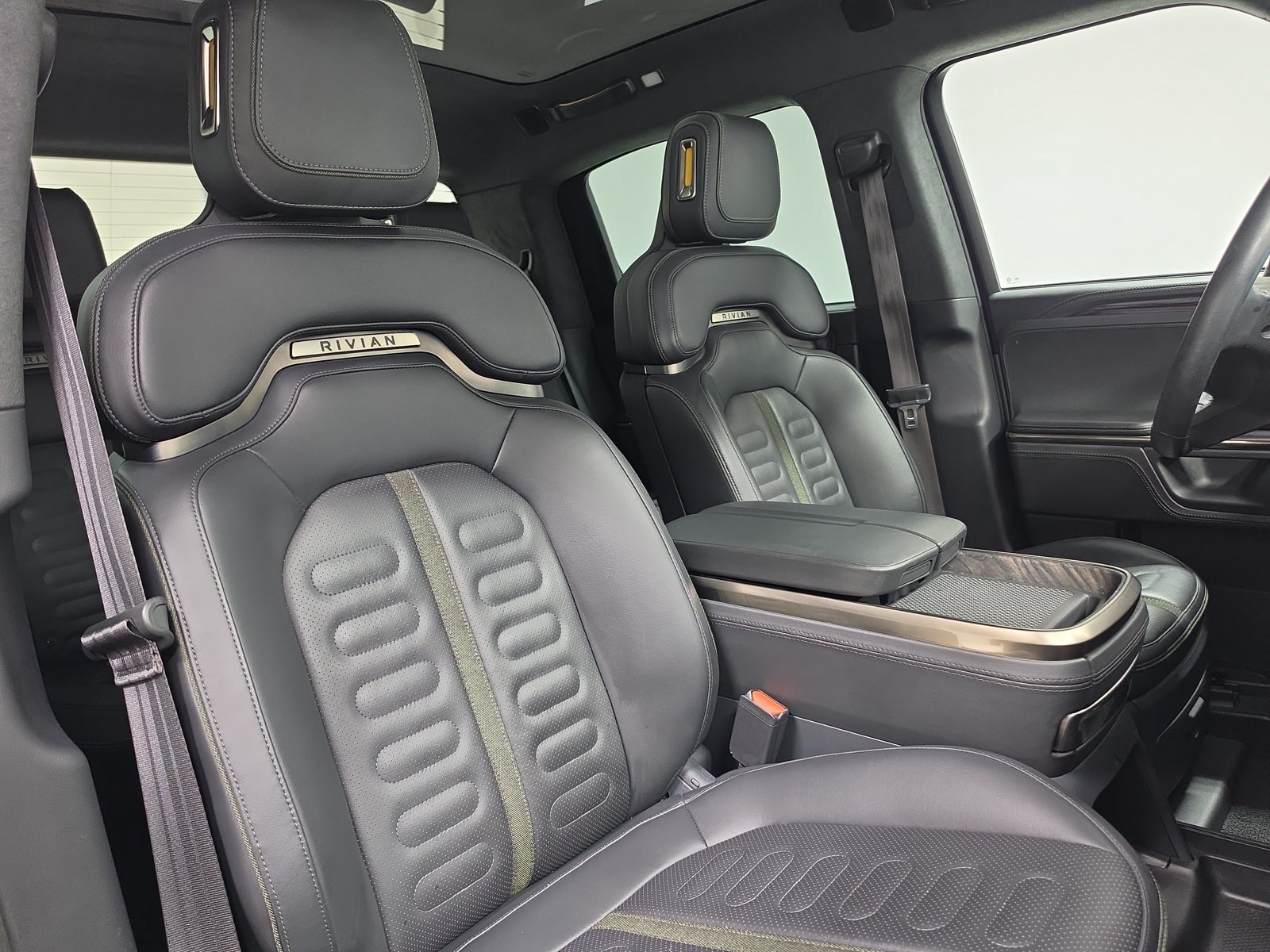 Used 2022 Rivian R1T Launch Edition AWD/4WD image 24