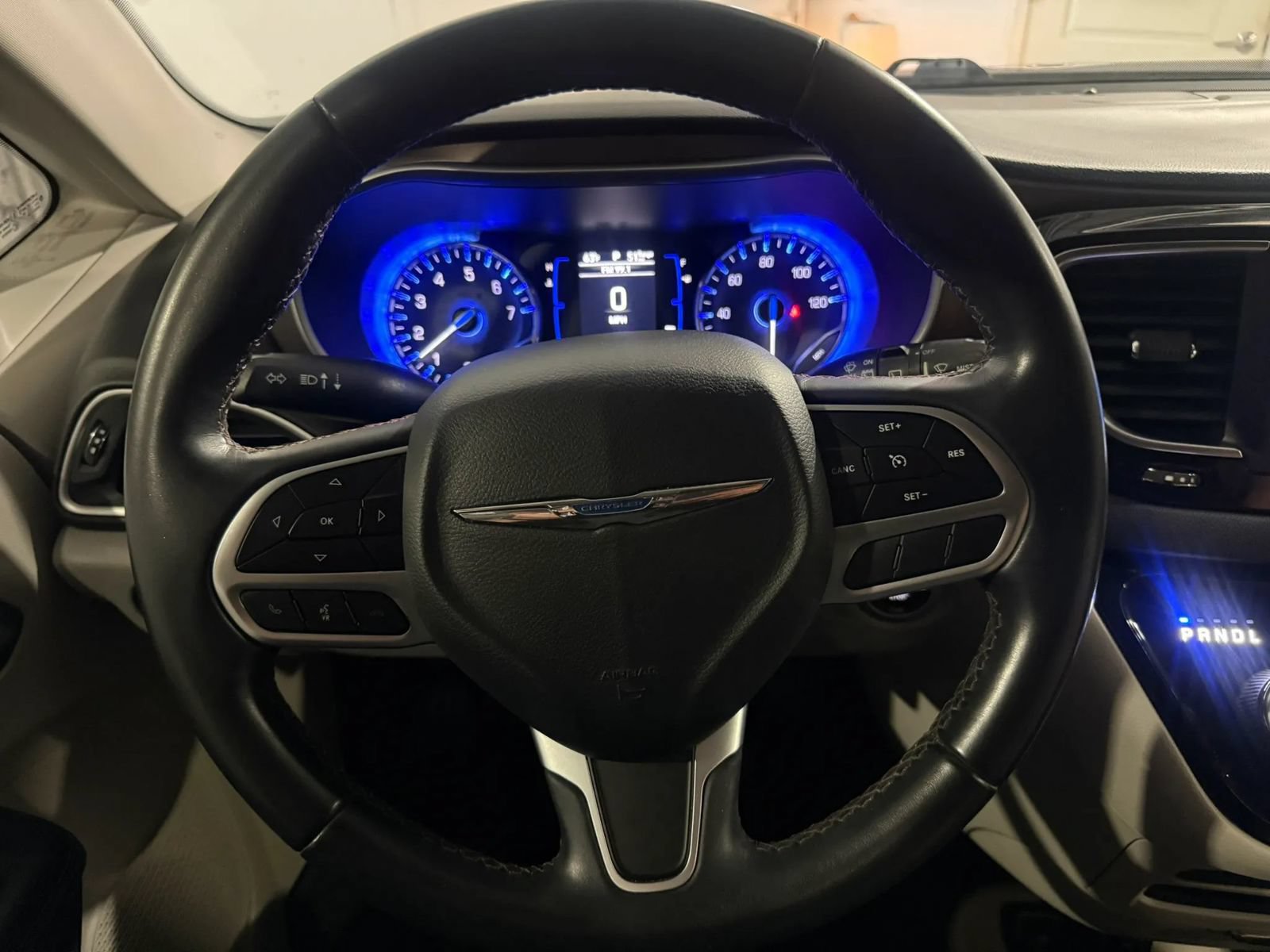 Used 2018 Chrysler Pacifica Touring-L FWD image 35