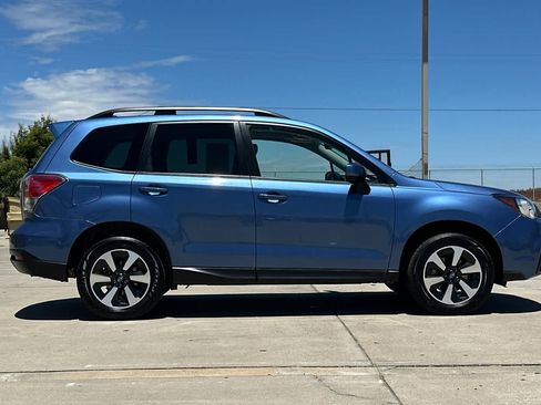 Used 2018 Subaru Forester 2.5i Premium w/ All-Weather Package AWD/4WD image 2
