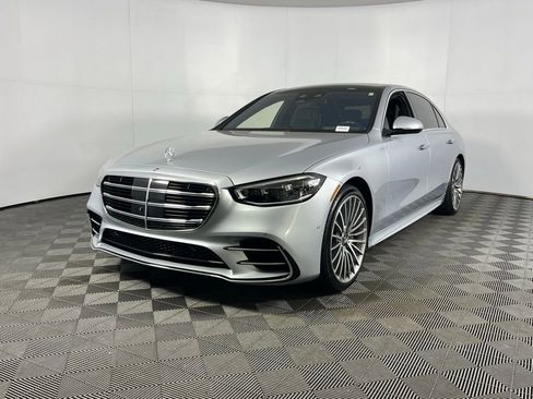 Used 2024 Mercedes-Benz S 580 S 580 image 3