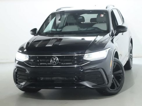 Certified 2023 Volkswagen Tiguan SE R-Line AWD/4WD image 2