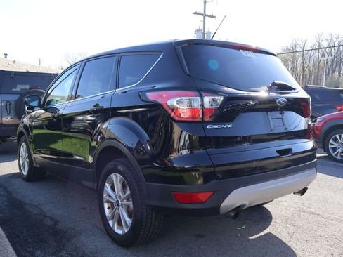 Used 2017 Ford Escape SE FWD image 5