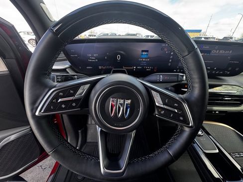 Used 2025 Buick Enclave Avenir w/ Super Cruise Package image 17