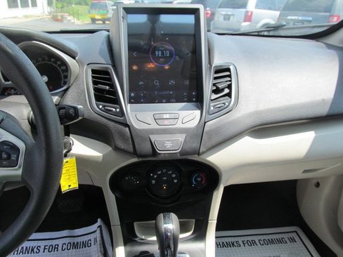 Used 2011 Ford Fiesta SE w/ 202A Rapid Spec Order Code FWD image 11