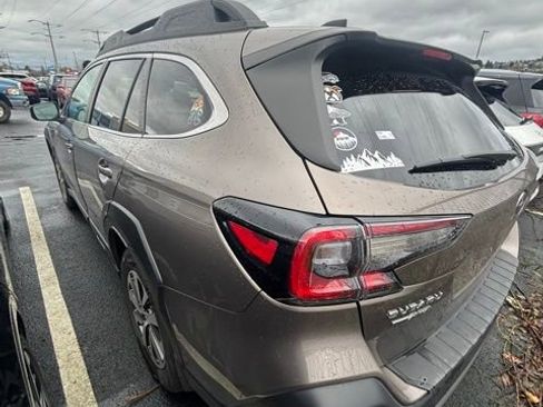 Used 2024 Subaru Outback Premium image 8