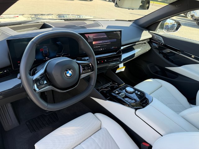 Certified 2026 BMW 530i xDrive w/ Premium Package AWD/4WD image 27