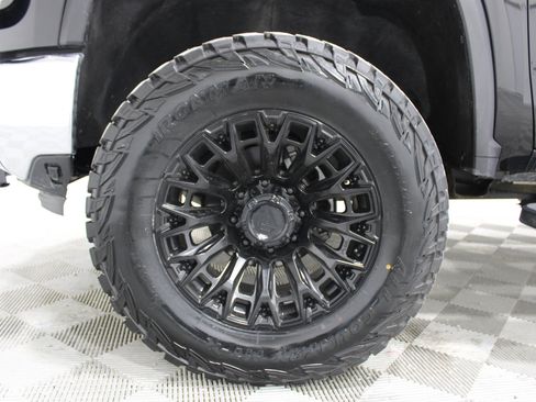 Used 2024 Chevrolet Silverado 2500 LTZ AWD/4WD image 33