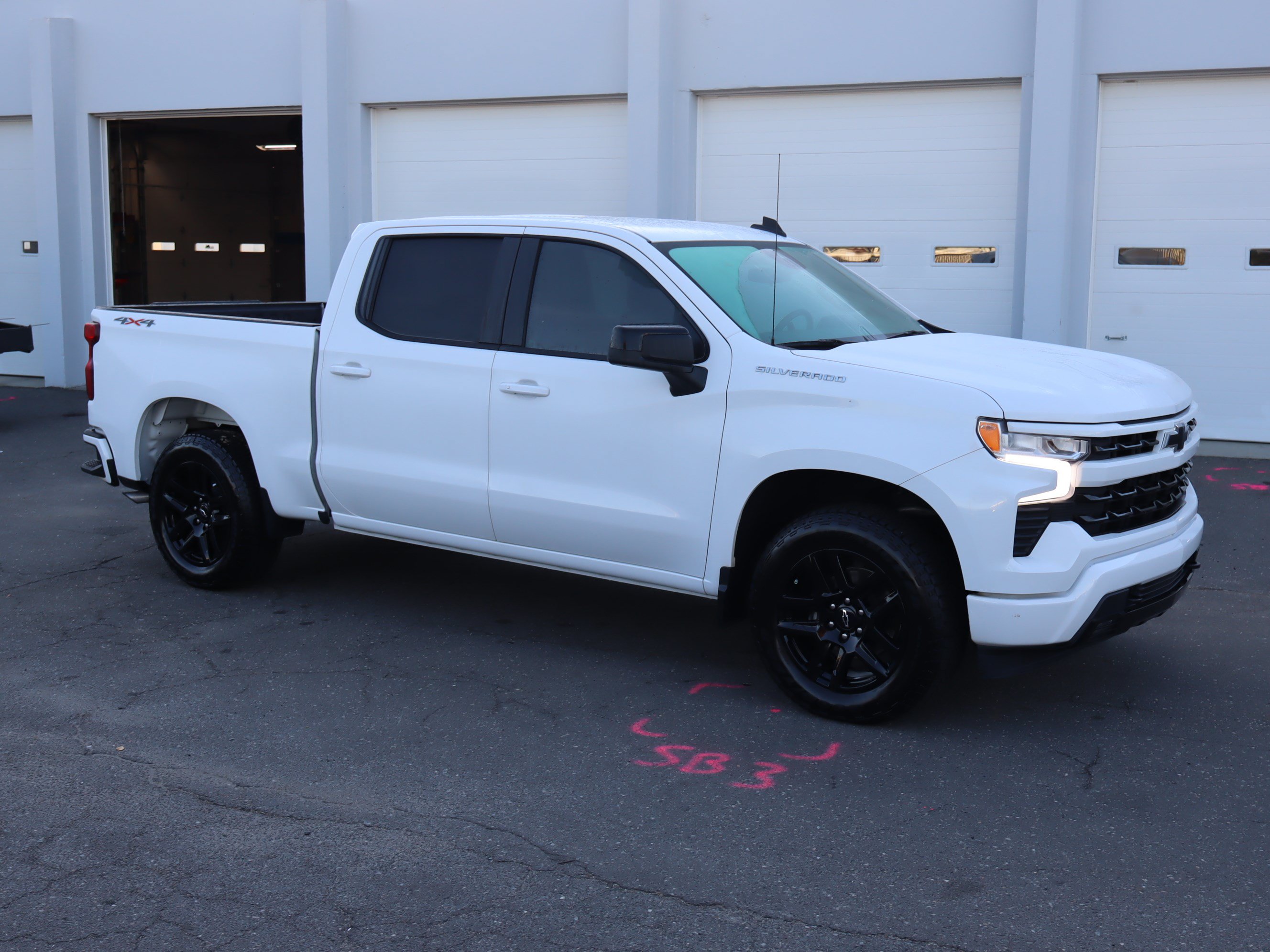 Used 2023 Chevrolet Silverado 1500 RST AWD/4WD image 2