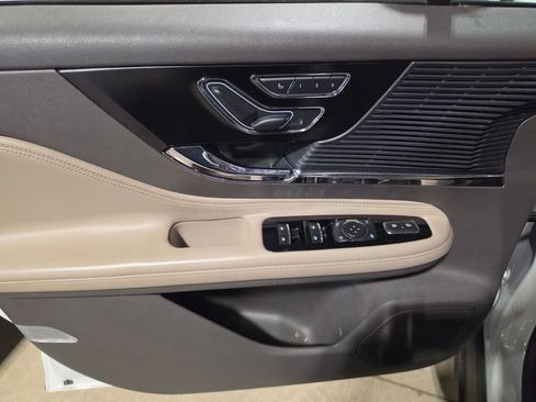 Used 2020 Lincoln Corsair FWD image 5