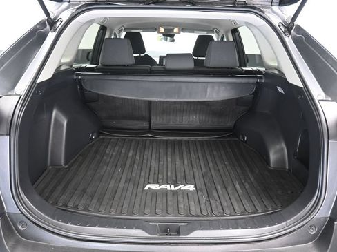 Used 2021 Toyota RAV4 LE FWD image 40