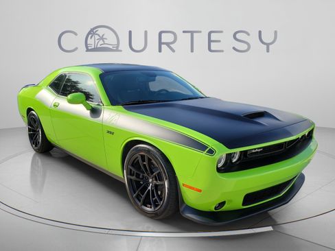 Used 2019 Dodge Challenger R/T Scat Pack w/ T/A Package RWD image 4