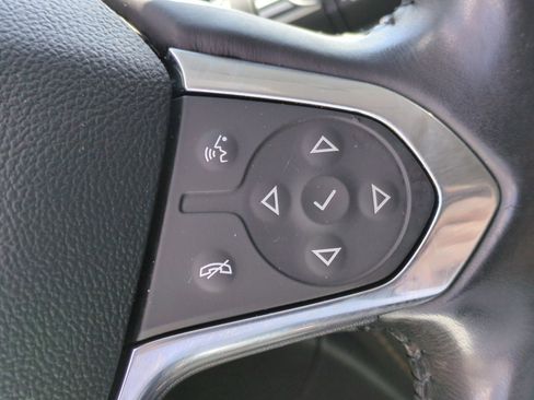 Used 2019 Chevrolet Traverse LT FWD image 31
