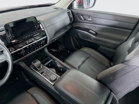 Certified 2023 Nissan Pathfinder SL image 32