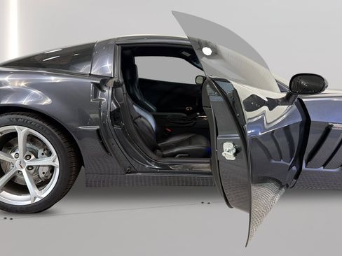 Used 2010 Chevrolet Corvette Grand Sport RWD image 18