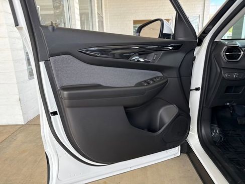 New 2026 Chevrolet TrailBlazer LT w/ LT Cold Weather Package FWD image 10