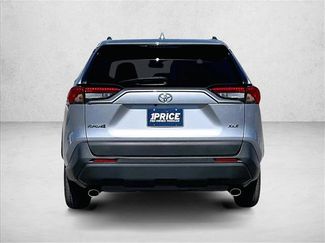 Used 2021 Toyota RAV4 XLE w/ Convenience Package video 4