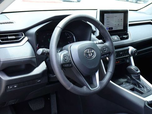 Used 2023 Toyota RAV4 XLE Premium FWD image 2