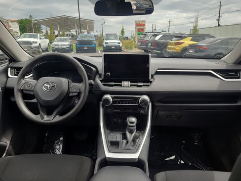 Certified 2024 Toyota RAV4 LE AWD/4WD image 18
