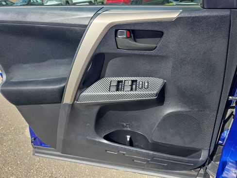 Used 2014 Toyota RAV4 LE image 25