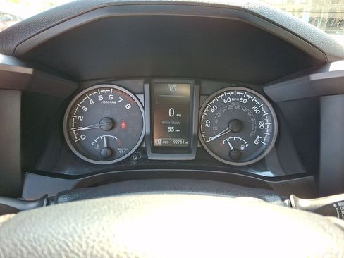 Used 2018 Toyota Tacoma TRD Sport RWD image 21