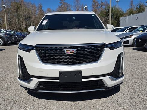 Used 2023 Cadillac XT6 Premium Luxury image 3