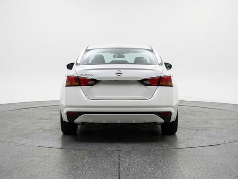 Used 2025 Nissan Altima 2.5 SV image 7