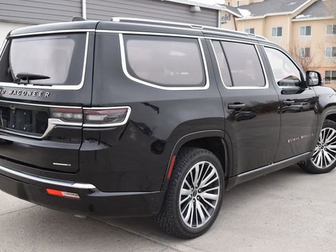 Used 2022 Jeep Grand Wagoneer Series III image 5
