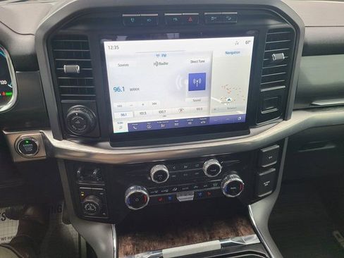 Used 2023 Ford F150 Lariat w/ Trailer Tow Package image 12