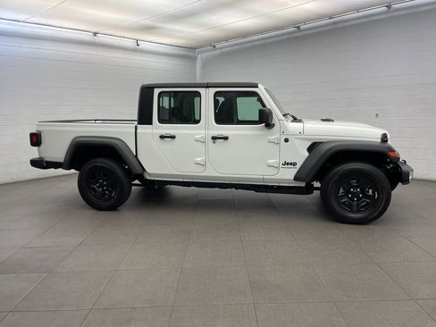 New 2026 Jeep Gladiator Sport image 2