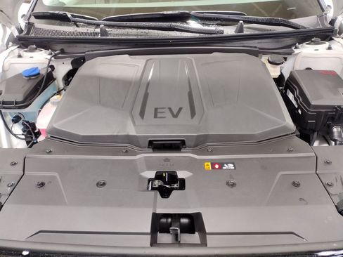 New 2026 Hyundai Ioniq 5 SEL image 8