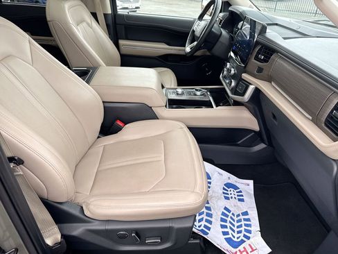 Used 2024 Ford Expedition Limited AWD/4WD image 29