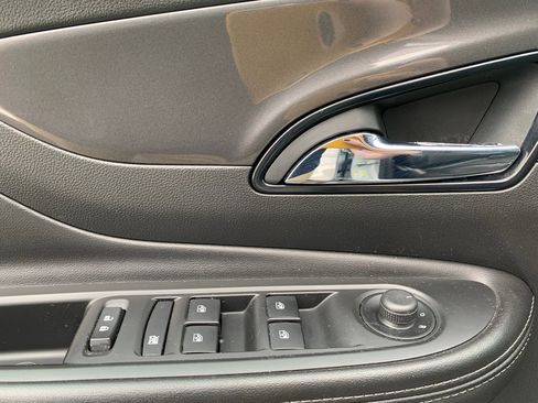 Used 2021 Buick Encore Preferred w/ Safety Package image 13