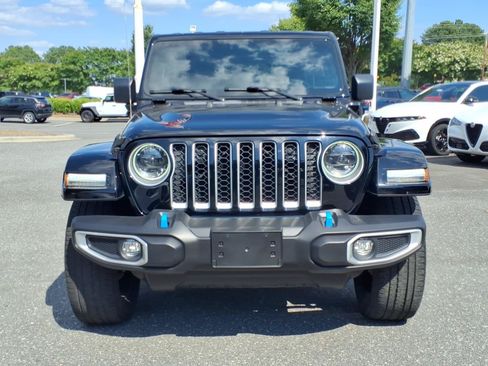 Used 2023 Jeep Wrangler Unlimited Sahara w/ Cold Weather Group AWD/4WD image 14