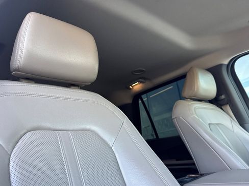 Used 2021 Ford Expedition Limited image 17