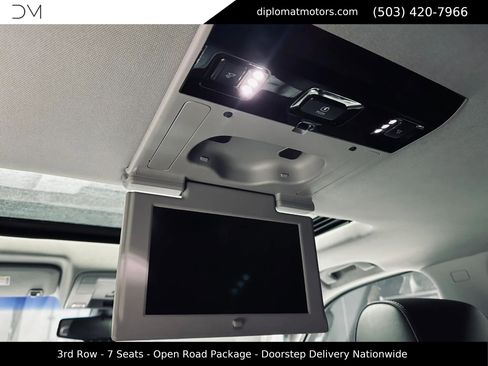 Used 2018 GMC Yukon Denali w/ Open Road Package AWD/4WD image 28
