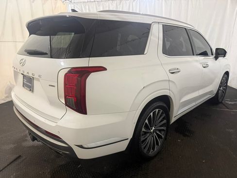 Used 2023 Hyundai Palisade Calligraphy image 12