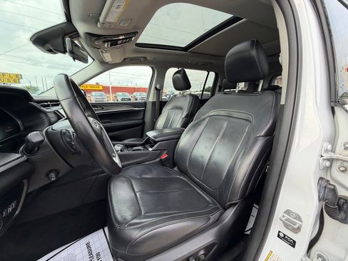 Used 2022 Jeep Grand Cherokee L Limited w/ Luxury Tech Group II AWD/4WD image 24