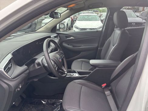 Used 2025 Buick Encore GX Preferred FWD image 22
