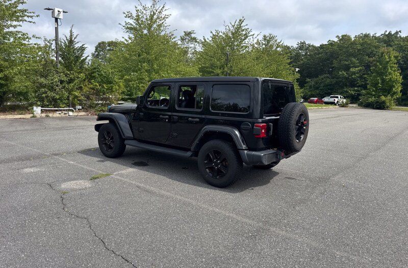 Used 2022 Jeep Wrangler Unlimited Sahara AWD/4WD image 4