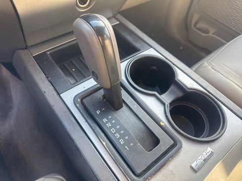 Used 2010 Ford Expedition EL XLT image 15