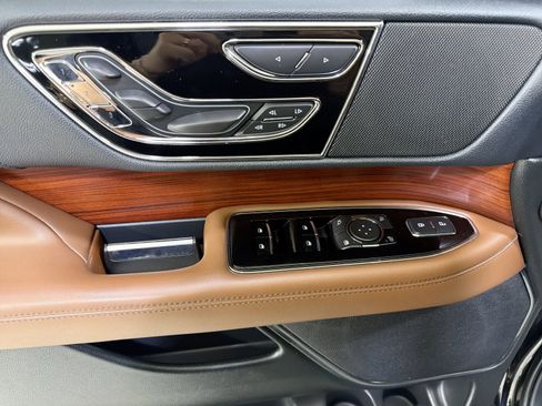 Used 2023 Lincoln Navigator Reserve w/ Monochromatic Package image 12