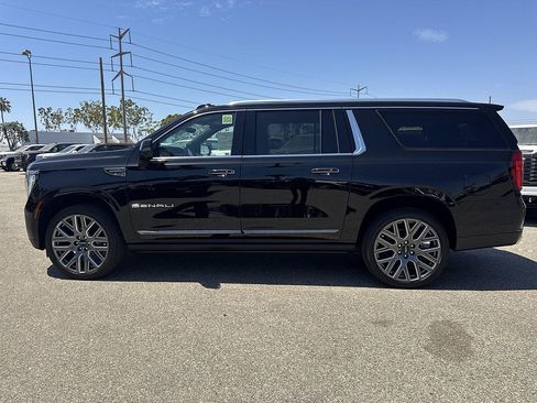 New 2026 GMC Yukon XL Denali Ultimate AWD/4WD image 5